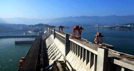 我国规模最大的水电站三峡大坝,有没有可能被超历史大洪水冲垮?